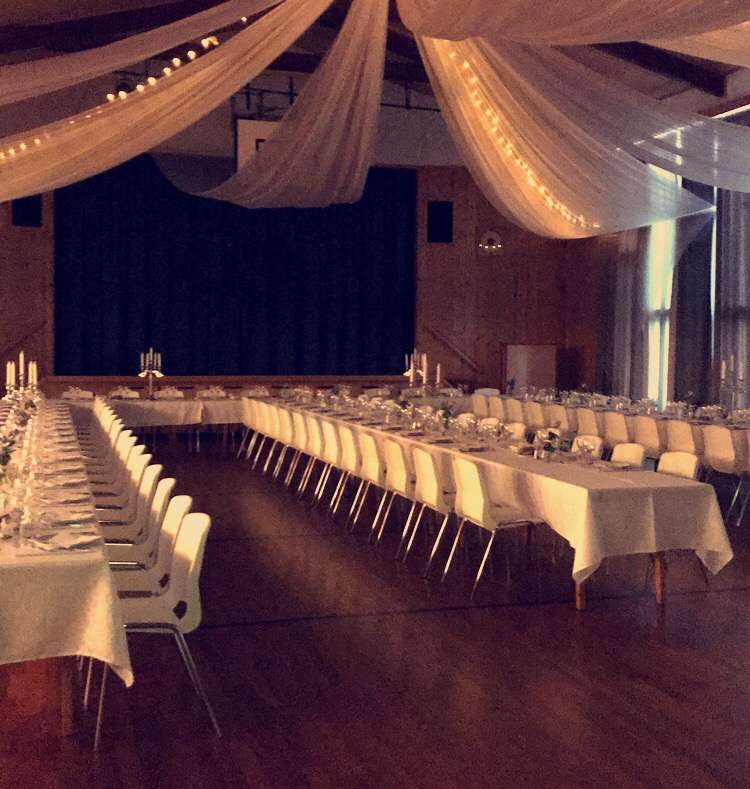 Slik kan det dekkes til bryllup for ca 100 pers.....  (kan dekkes til flere)